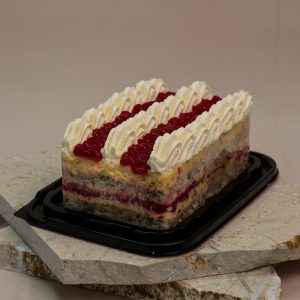 Еврејска со малина половина ролат