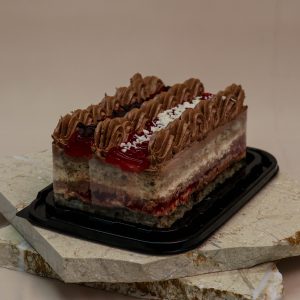 Мариели Со Јагоди Мини Ролат