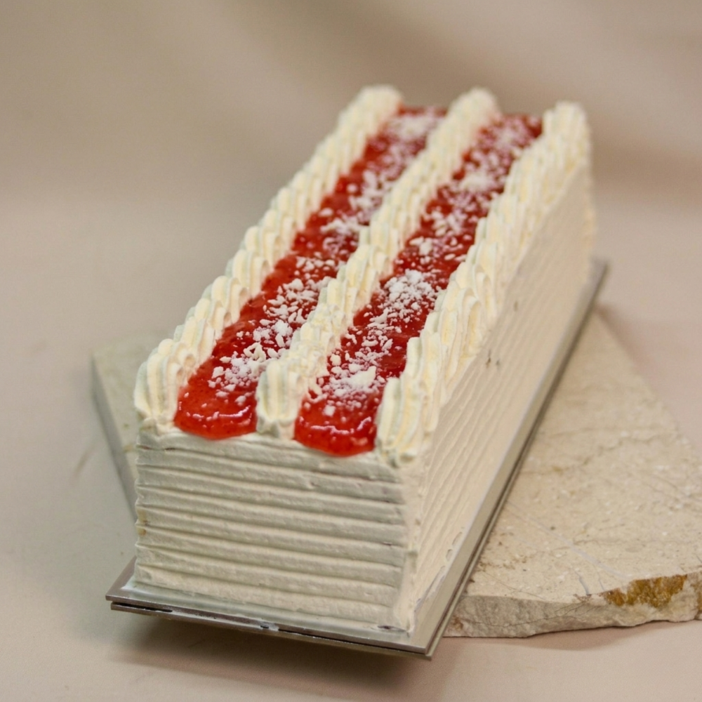 Еврејски Ролат со Јагоди