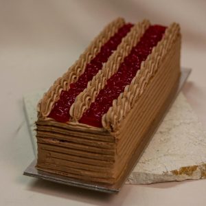 Чоколаден Ролат со Јагоди